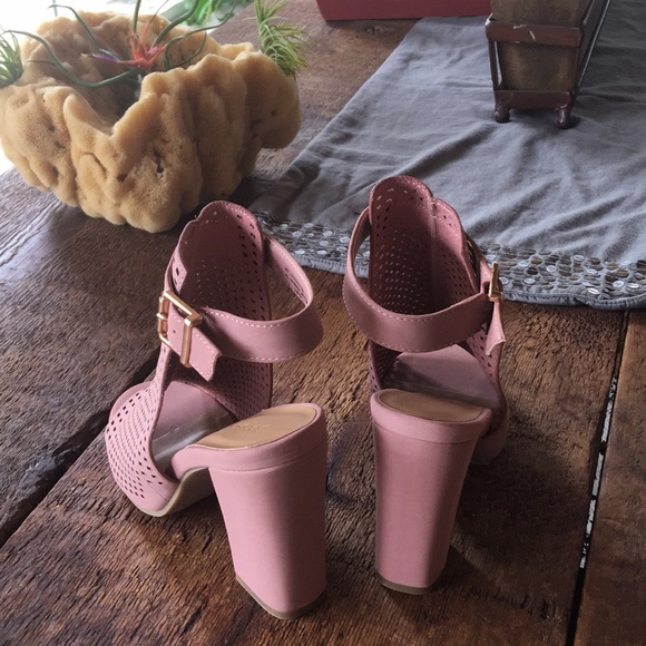Dusty Rose/Mauve peek-a-boo ankle strap bootie - Picture 3 of 5